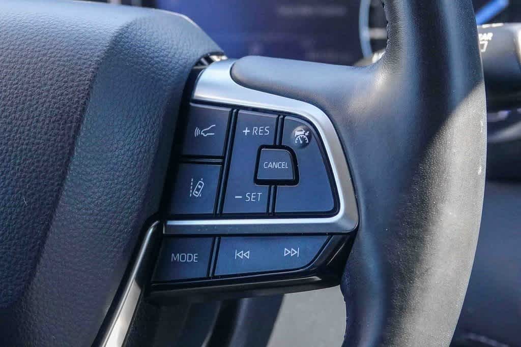 Thumbnail: 2021 Toyota Highlander - 13