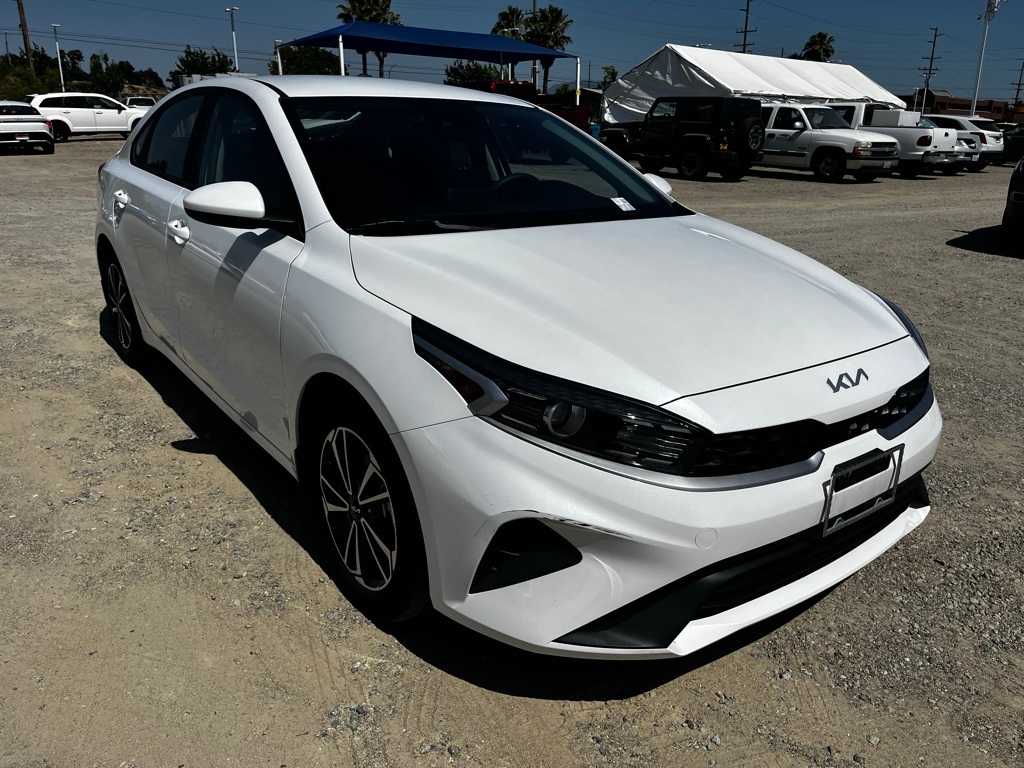 Thumbnail: 2023 Kia Forte - 3