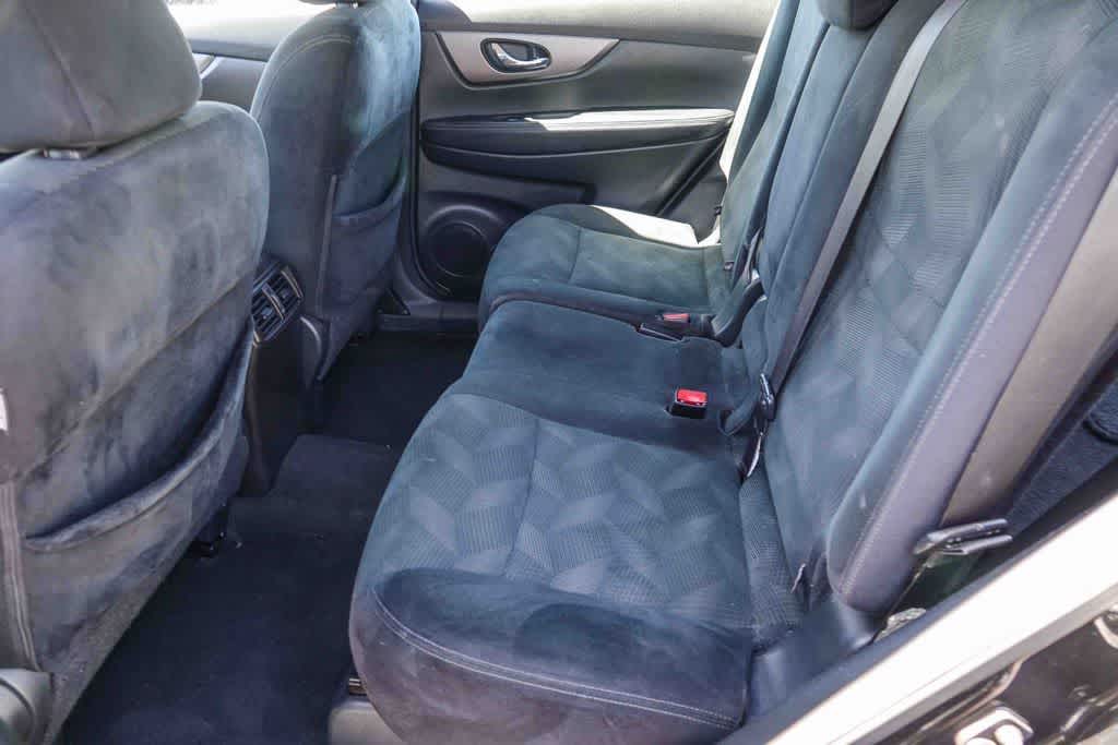 Thumbnail: 2016 Nissan Rogue - 12