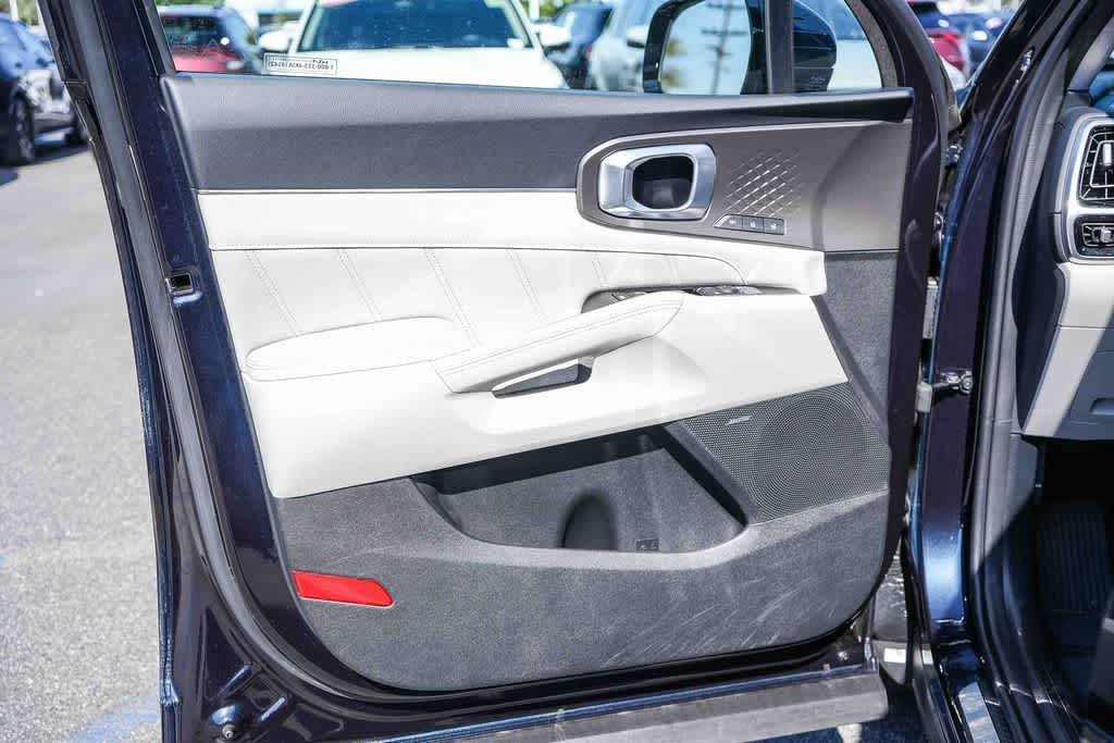 Thumbnail: 2024 Kia Sorento - 23