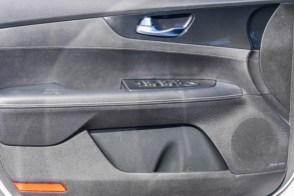 Thumbnail: 2023 Kia Forte - 28