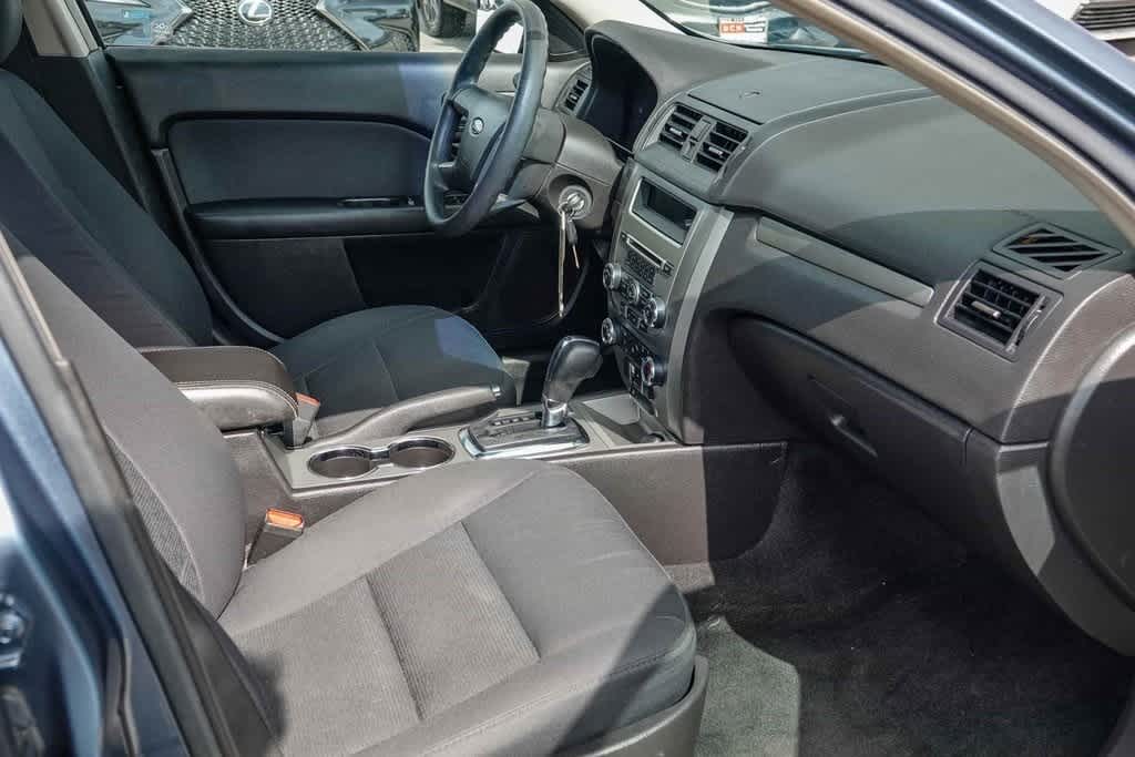 Thumbnail: 2012 Ford Fusion - 14