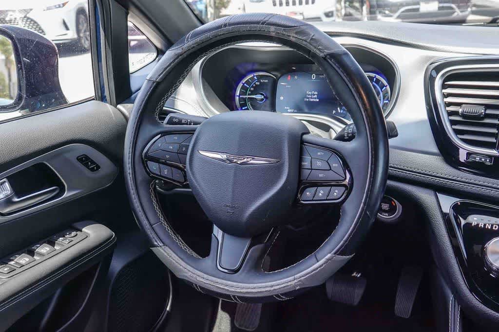 Thumbnail: 2025 Chrysler Pacifica - 14