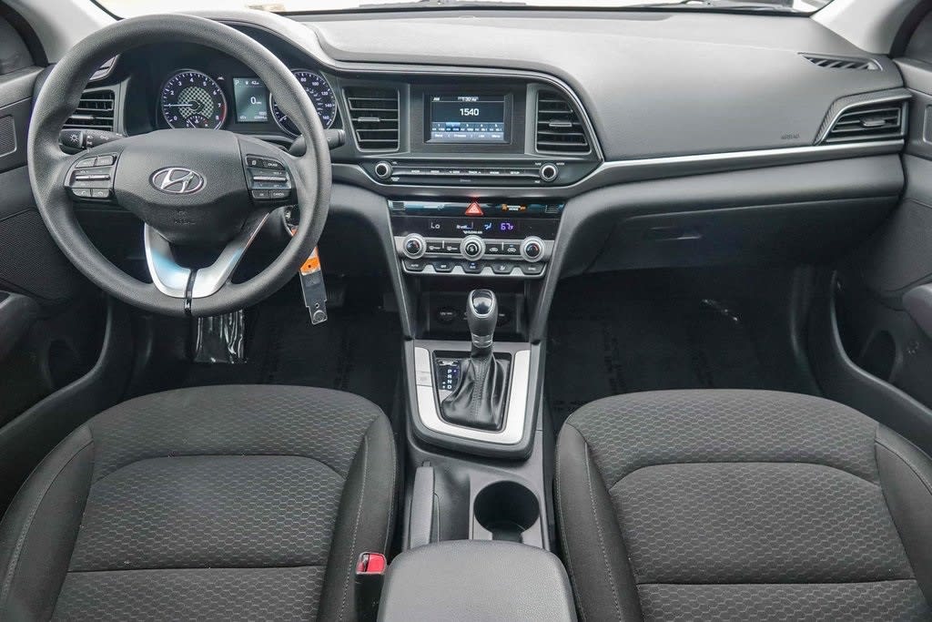 2020 Hyundai Elantra SE 11