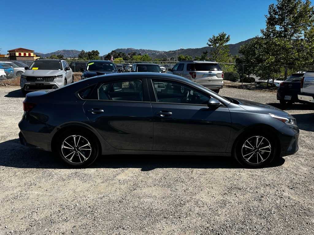 Thumbnail: 2023 Kia Forte - 4