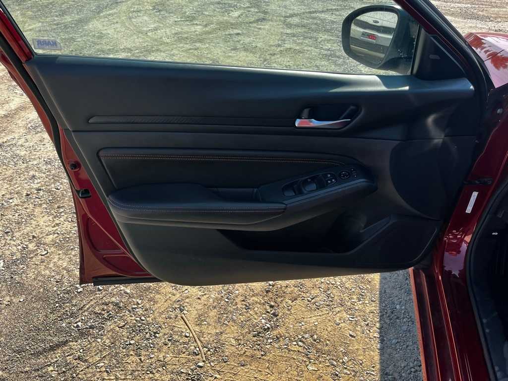 Thumbnail: 2021 Nissan Altima - 13