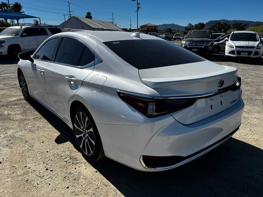 Thumbnail: 2021 Lexus ES - 7