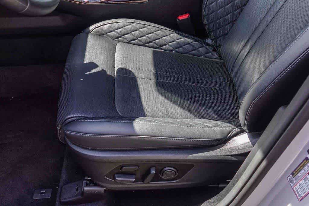 Thumbnail: 2023 Kia Sorento - 20