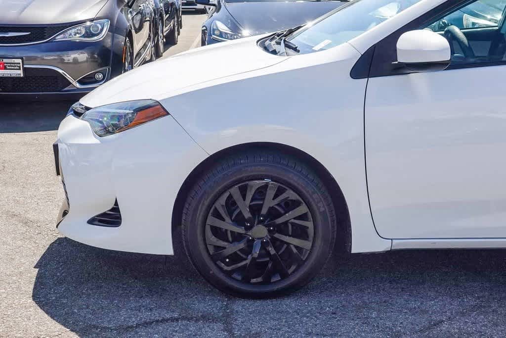 2017 Toyota Corolla LE 9