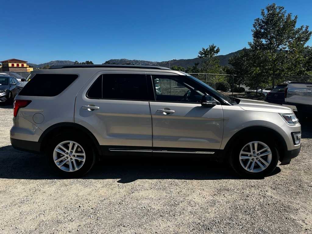 Thumbnail: 2017 Ford Explorer - 4
