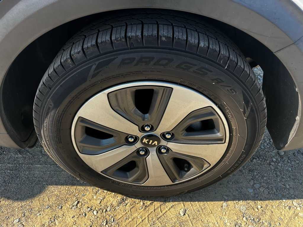 Thumbnail: 2018 Kia Niro - 9