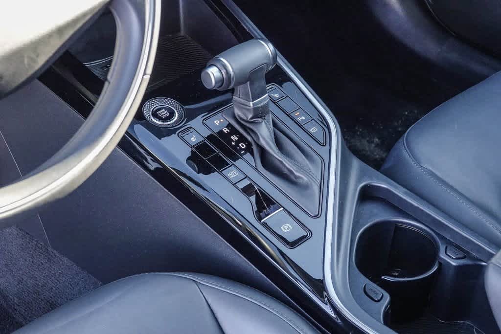 Thumbnail: 2023 Kia Niro - 18