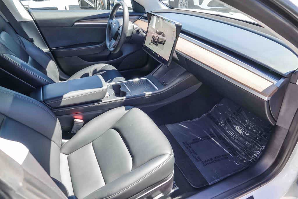 Thumbnail: 2022 Tesla Model 3 - 14