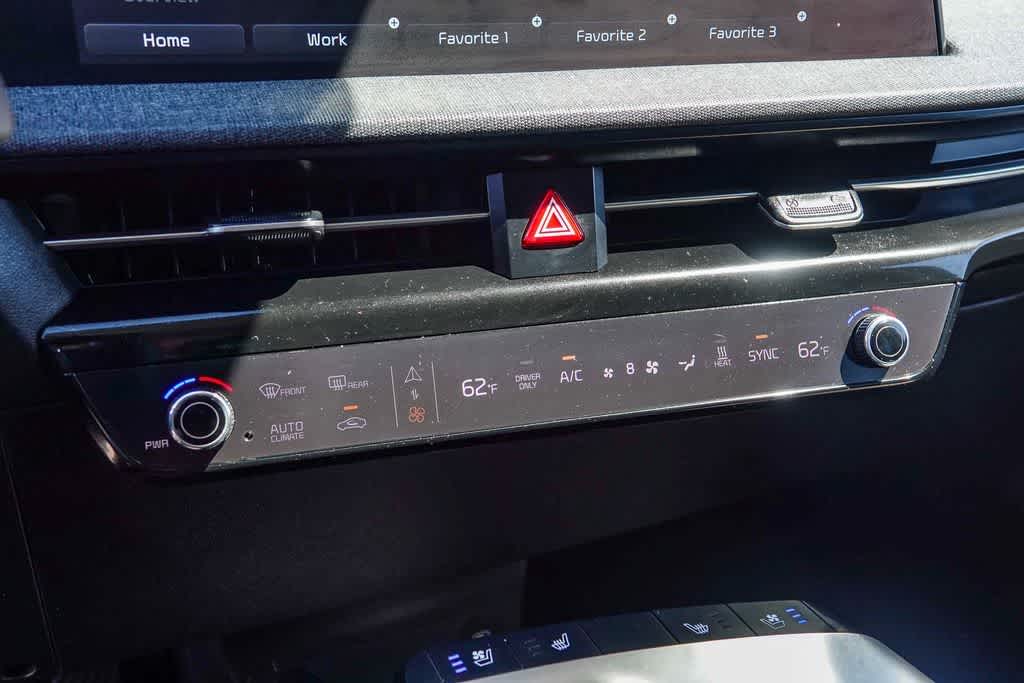 Thumbnail: 2022 Kia EV6 - 21