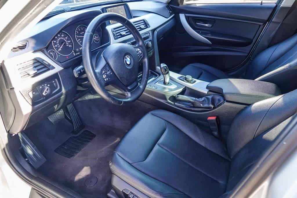 Thumbnail: 2013 BMW 3 Series - 16