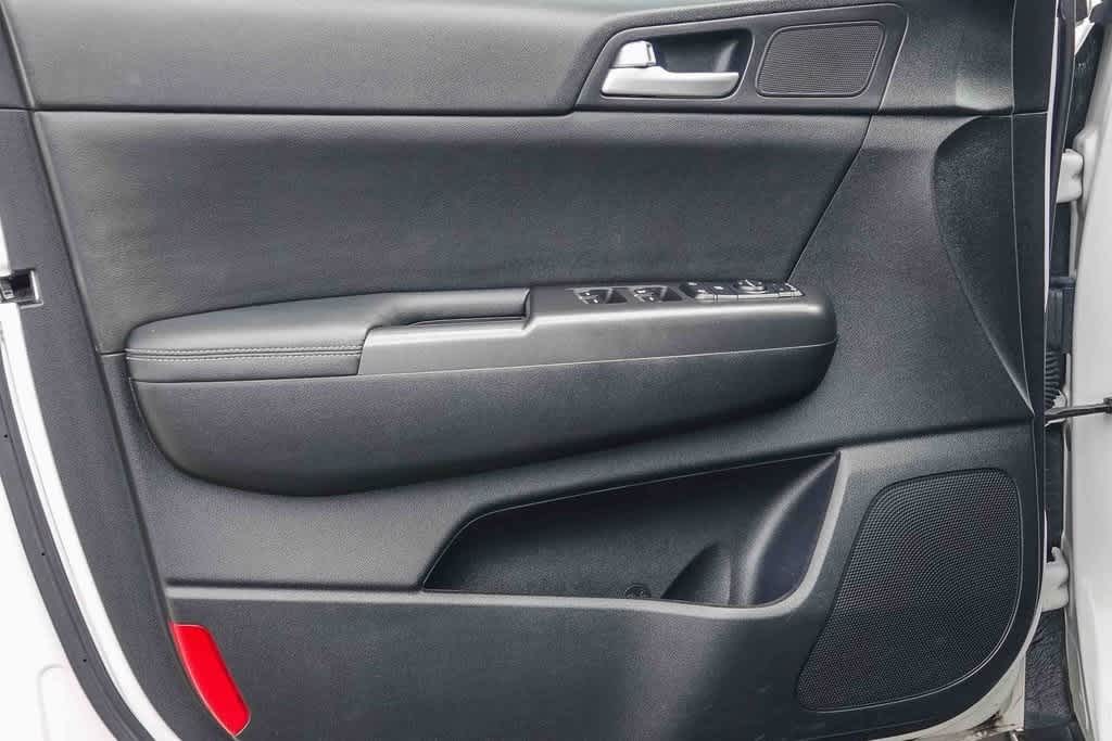 Thumbnail: 2020 Kia Sportage - 19