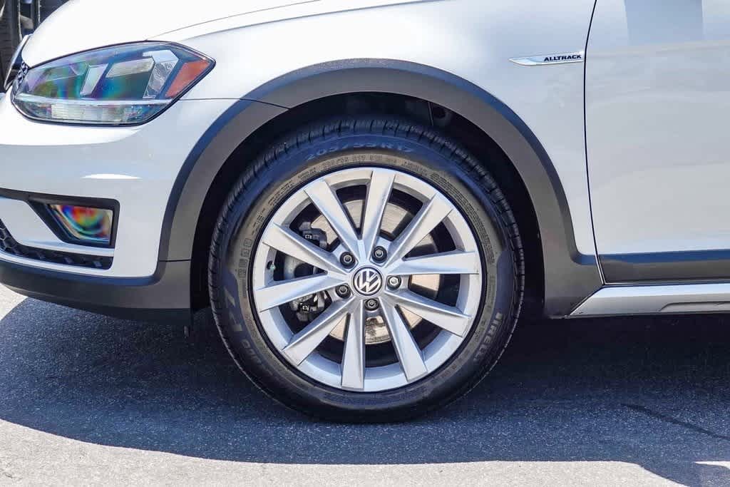 Thumbnail: 2019 Volkswagen Golf - 10