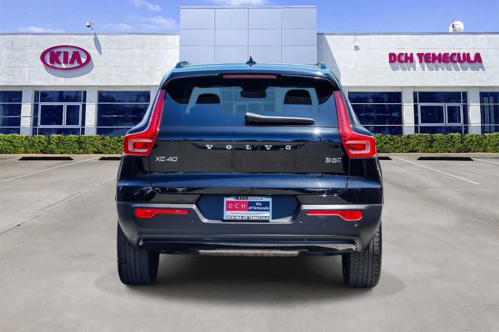 Thumbnail: 2024 Volvo XC40 - 4