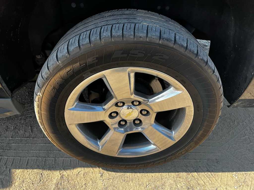 Thumbnail: 2017 Chevrolet Suburban - 9