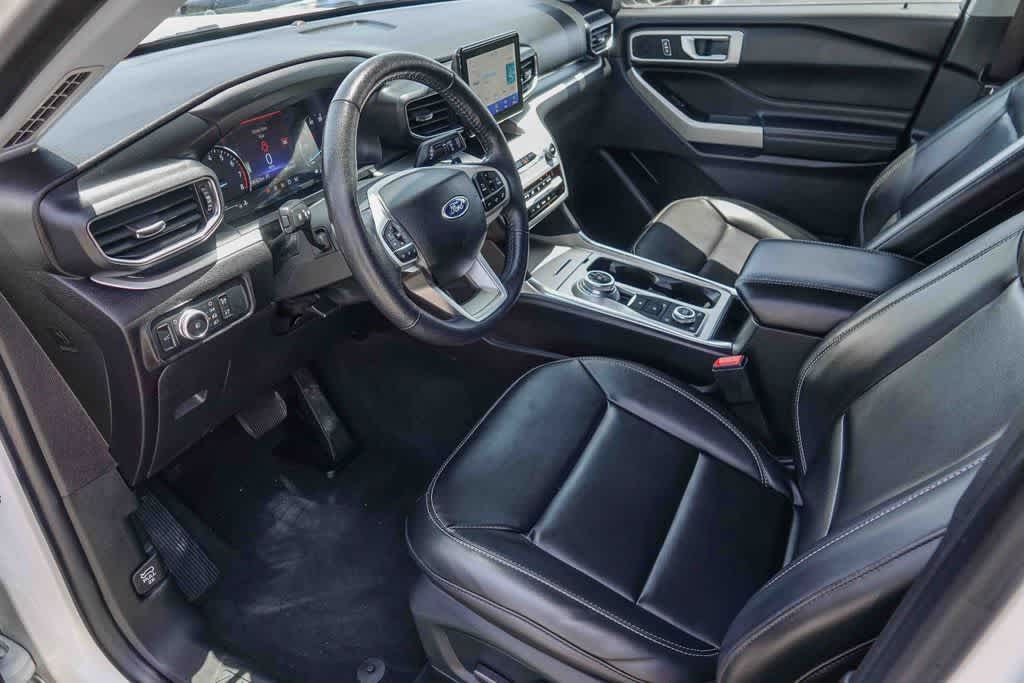 Thumbnail: 2021 Ford Explorer - 16