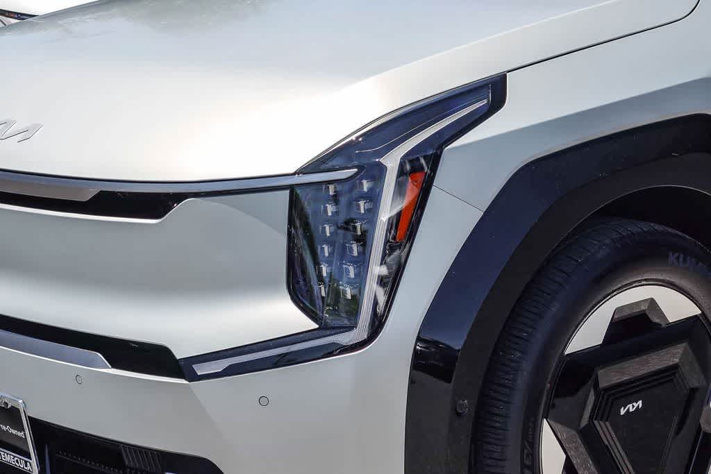 Thumbnail: 2024 Kia EV9 - 7