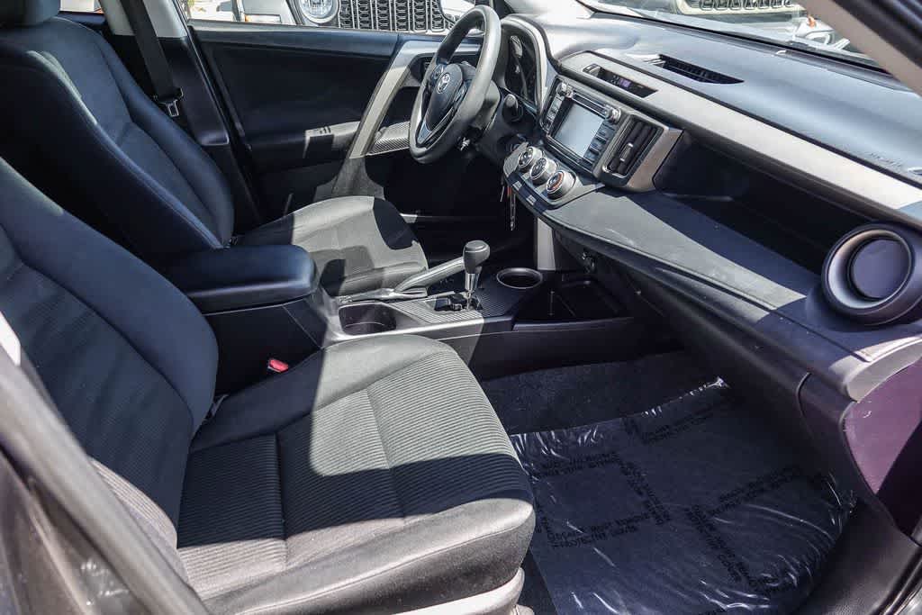 Thumbnail: 2015 Toyota RAV4 - 15