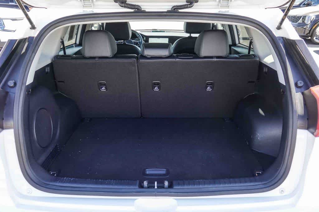 Thumbnail: 2022 Kia Niro - 25