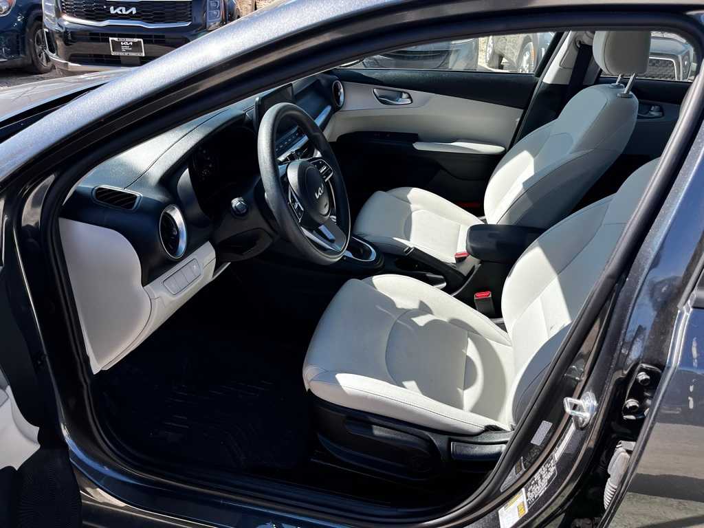 Thumbnail: 2023 Kia Forte - 18