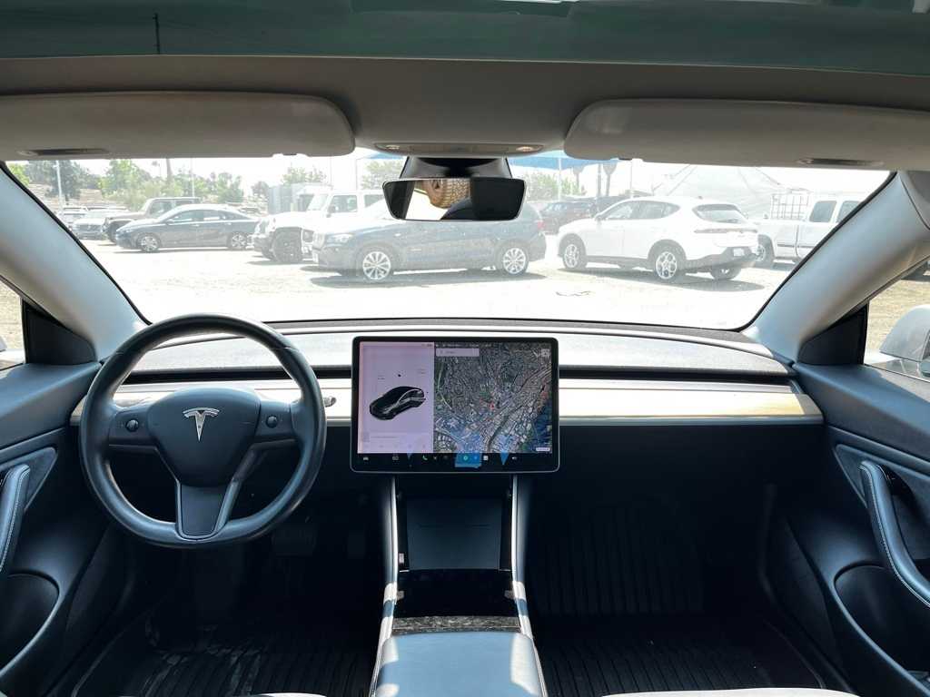Thumbnail: 2018 Tesla Model 3 - 20