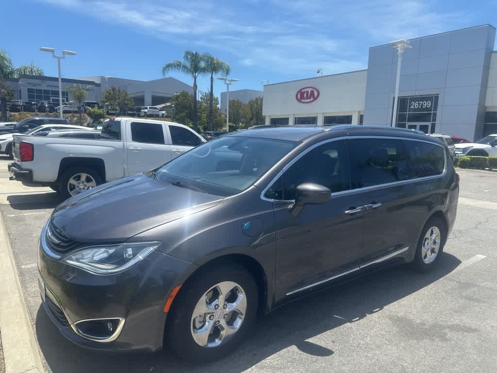 Thumbnail: 2019 Chrysler Pacifica - 3