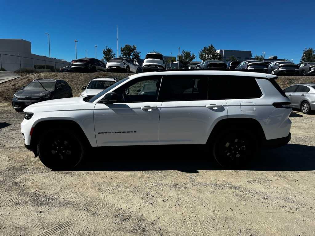 Thumbnail: 2024 Jeep Grand Cherokee L - 8