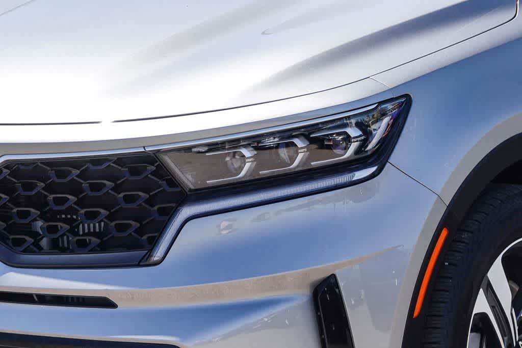 Thumbnail: 2023 Kia Sorento - 8