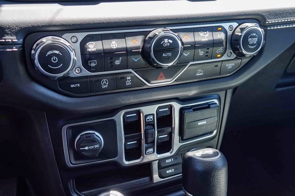 Thumbnail: 2024 Jeep Wrangler - 21