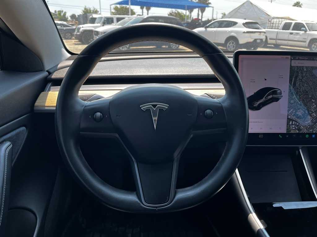 Thumbnail: 2018 Tesla Model 3 - 21