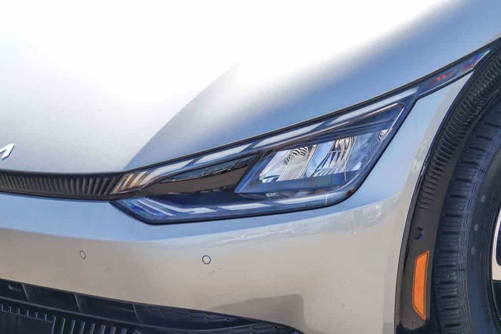 Thumbnail: 2023 Kia EV6 - 8