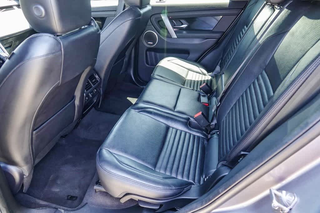 Thumbnail: 2021 Land Rover Discovery Sport - 18