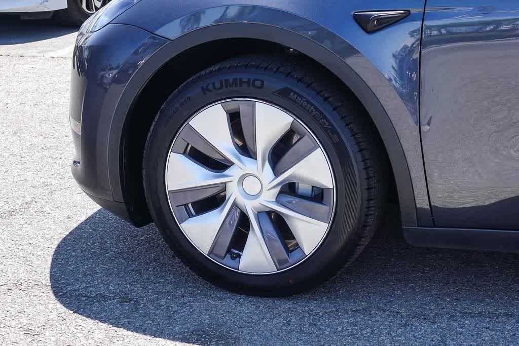 Thumbnail: 2024 Tesla Model Y - 9