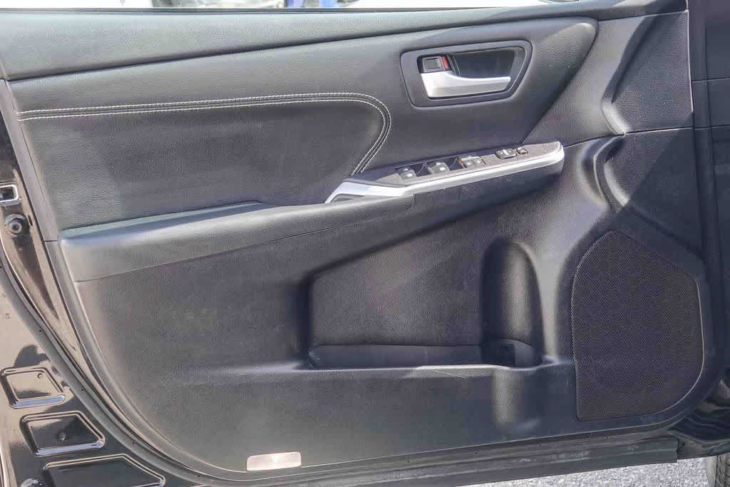 Thumbnail: 2015 Toyota Camry - 19