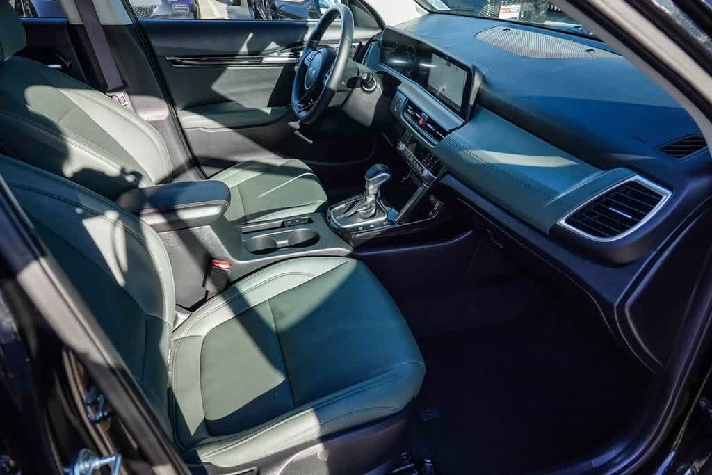 Thumbnail: 2024 Kia Seltos - 15