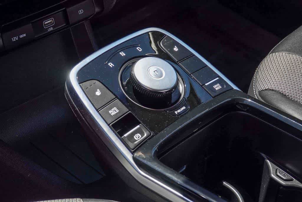 Thumbnail: 2022 Kia Niro - 18