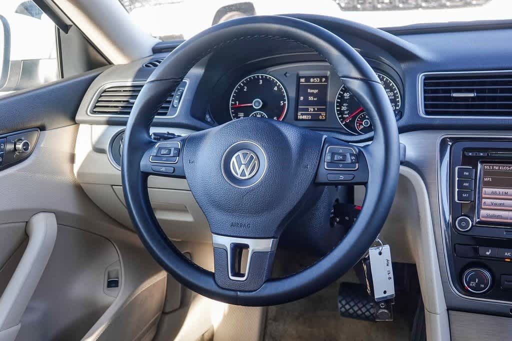 Thumbnail: 2014 Volkswagen Passat - 14