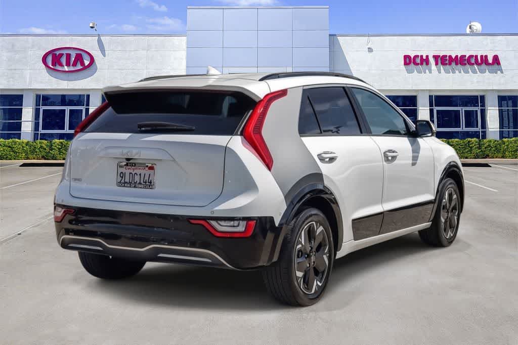 Thumbnail: 2023 Kia Niro - 4