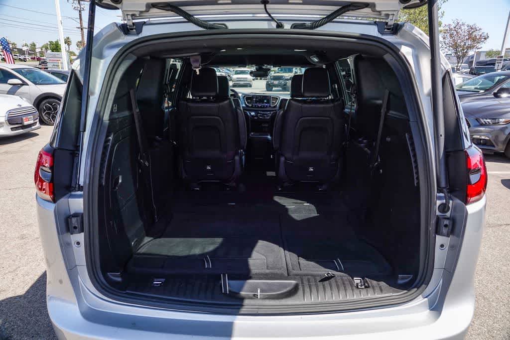 Thumbnail: 2022 Chrysler Pacifica - 25