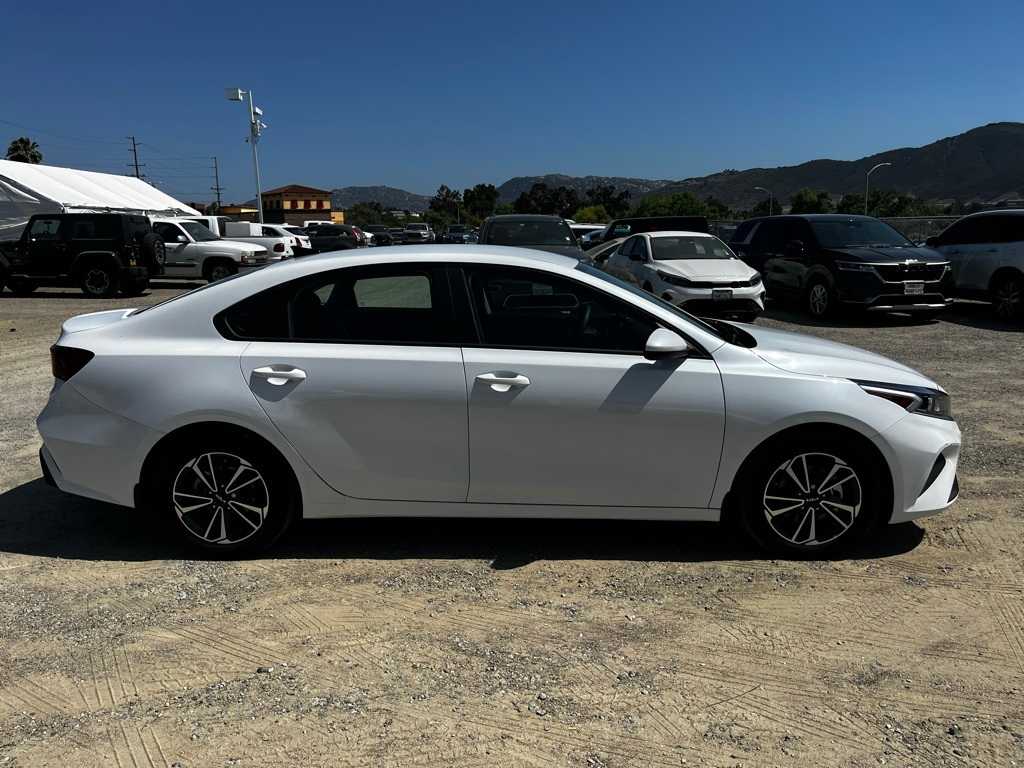 Thumbnail: 2023 Kia Forte - 4