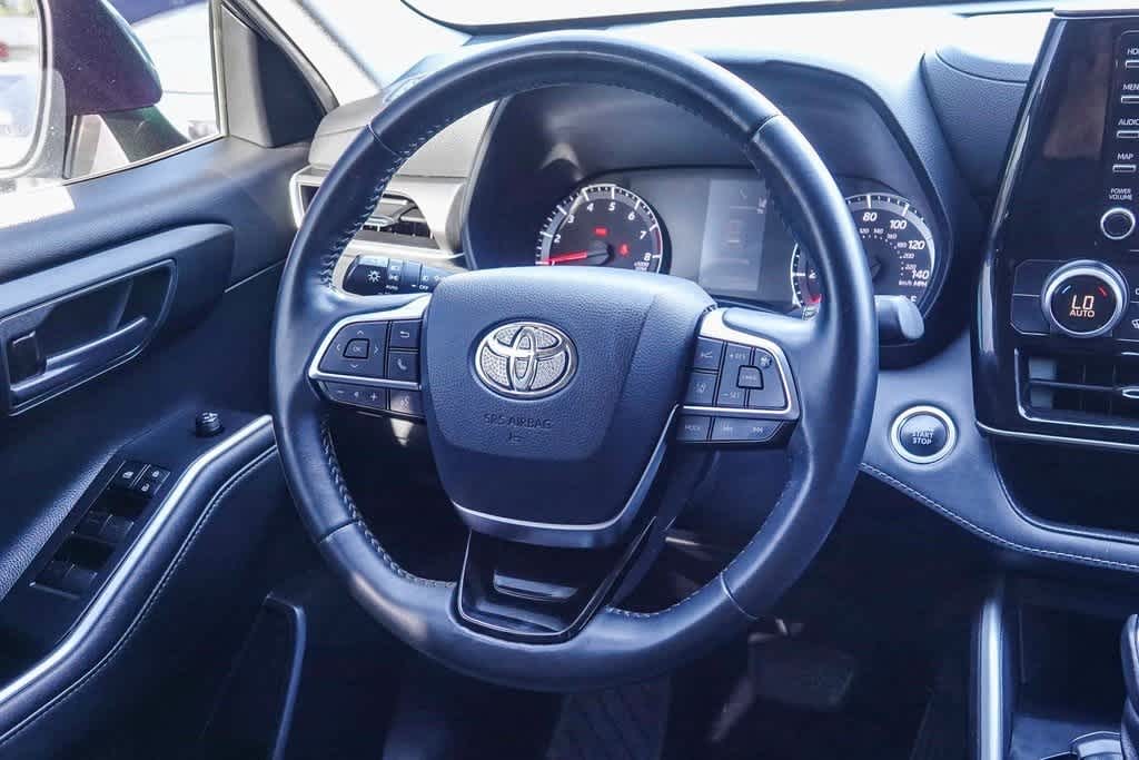 Thumbnail: 2021 Toyota Highlander - 14