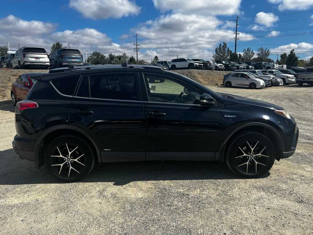 Thumbnail: 2017 Toyota RAV4 - 4