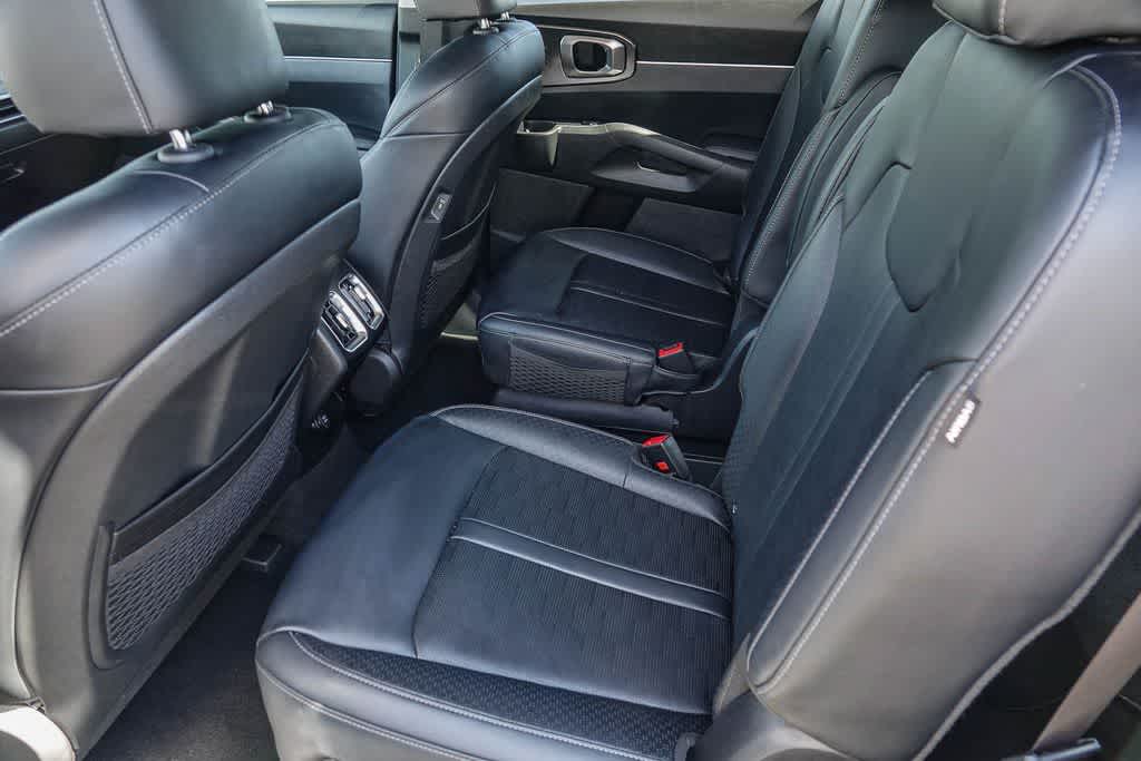 Thumbnail: 2025 Kia Sorento - 17