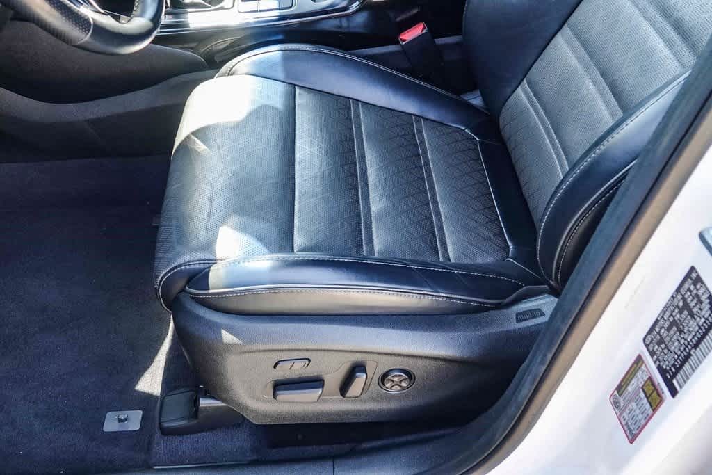 Thumbnail: 2019 Kia Sorento - 19