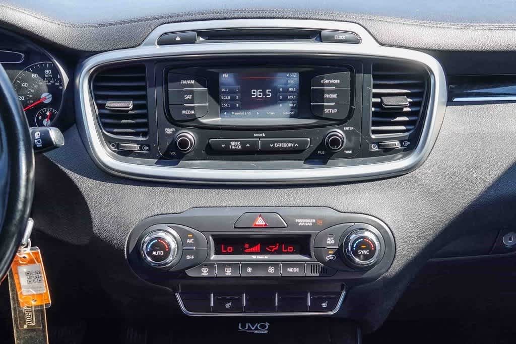 Thumbnail: 2016 Kia Sorento - 12