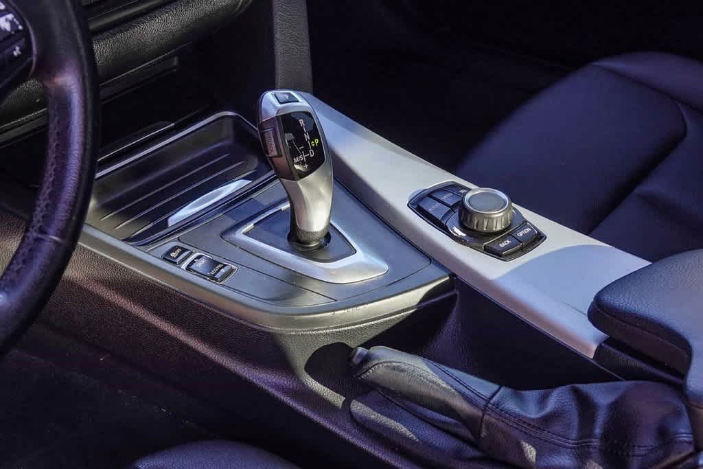 Thumbnail: 2013 BMW 3 Series - 18